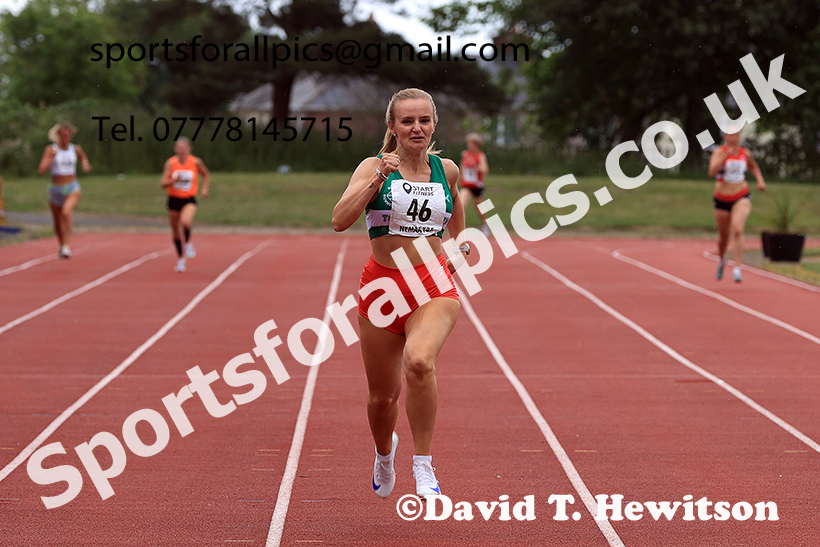 400 metres, 2025 NEMAA Track and Field, Monkton. Photo: David T. Hewitson/Sports for All Pics